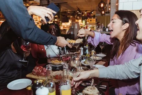 Five O’Clock Dinner Crowd: The Reasons Millennials and Gen Z Are Eating Earlier