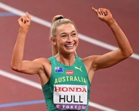 Australia's Jess Hull Grasps Second Chance, Advances to World Championship Decider